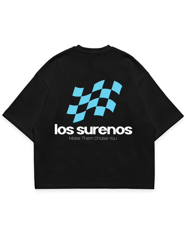 CHASE TEE siyah oversize boxy fit tshirt, mavi yarış bayrağı ve Los Surenos yazı detaylı arka baskı #siyah