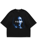 FOCUS TEE siyah oversize boxy fit tshirt, mavi Megan Fox portre görseli ve “FOCUS” yazı baskılı erkek streetwear tasarım #siyah