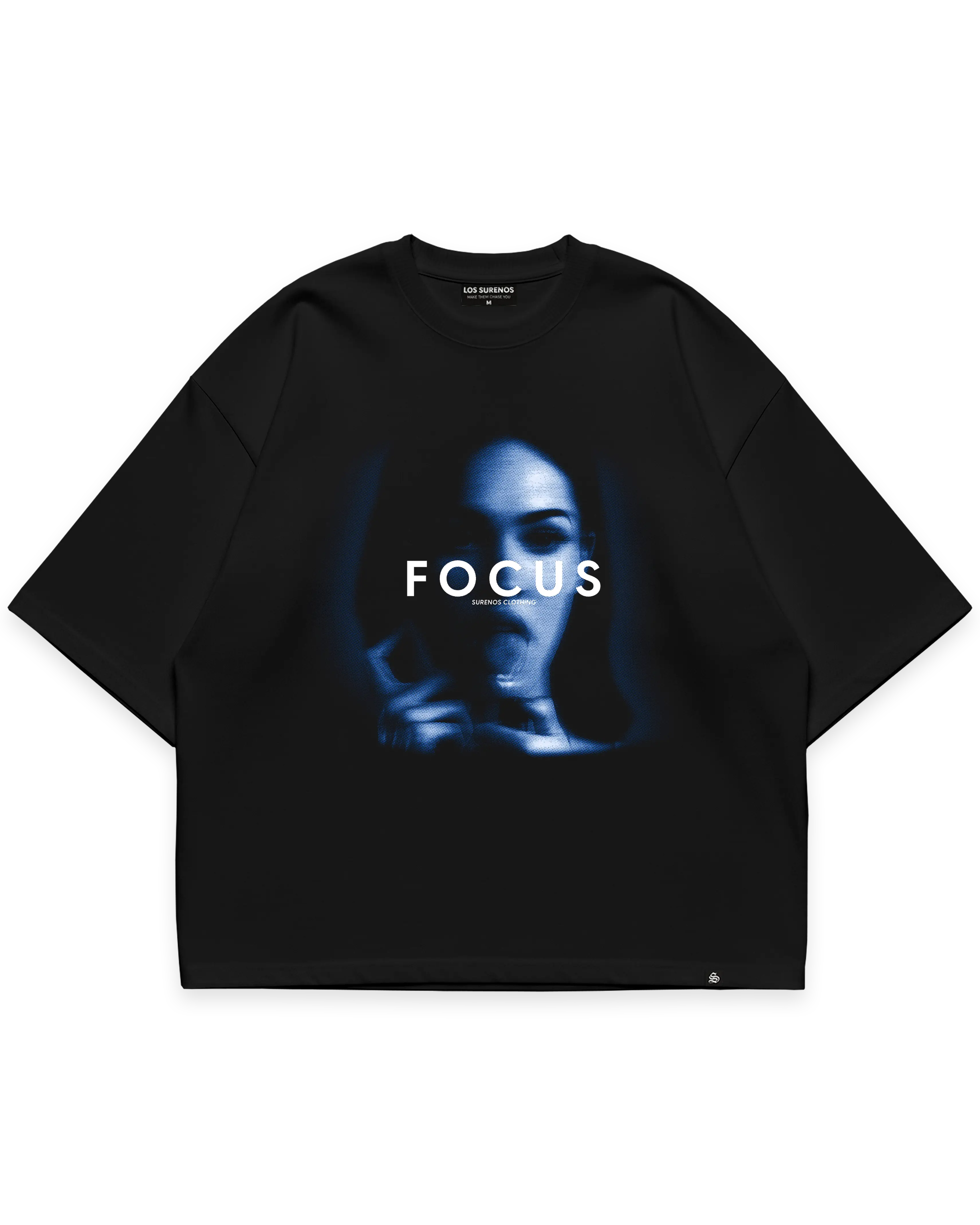 FOCUS TEE siyah oversize boxy fit tshirt, mavi Megan Fox portre görseli ve “FOCUS” yazı baskılı erkek streetwear tasarım #siyah