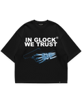 IN GLOCK WE TRUST TEE siyah oversize tshirt, mavi tonlarda x-ray iskelet el ve silah illüstrasyonlu grafik baskı, streetwear tasarım #siyah