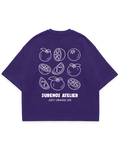 JUICY ORANGES TEE mor oversize tshirt, portakal dilimi ve bütün portakal illüstrasyonlu grafik baskı, Surenos Atelier “Juicy Orange Lips” yazılı streetwear tasarım #violet