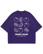 JUICY ORANGES TEE mor oversize tshirt, portakal dilimi ve bütün portakal illüstrasyonlu grafik baskı, Surenos Atelier “Juicy Orange Lips” yazılı streetwear tasarım #violet