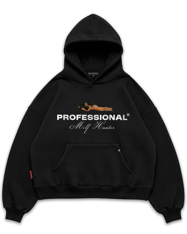 Los Surenos Professional Milf Hunter siyah hoodie ön görünüm, oversize boxy fit kapüşonlu sweatshirt, tipografi ve illüstrasyon baskılı premium streetwear tasarım #siyah