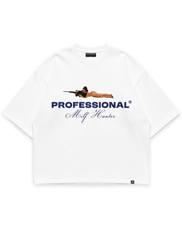 Milf hunter beyaz oversize boxy fit tshirt, keskin nişancı figürlü grafik ve mavi yazı baskılı, streetwear tasarım #beyaz