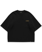 Siyah oversize tshirt, ön göğüste minimal sarı Los Surenos logosu, sade ve premium streetwear tasarım #siyah