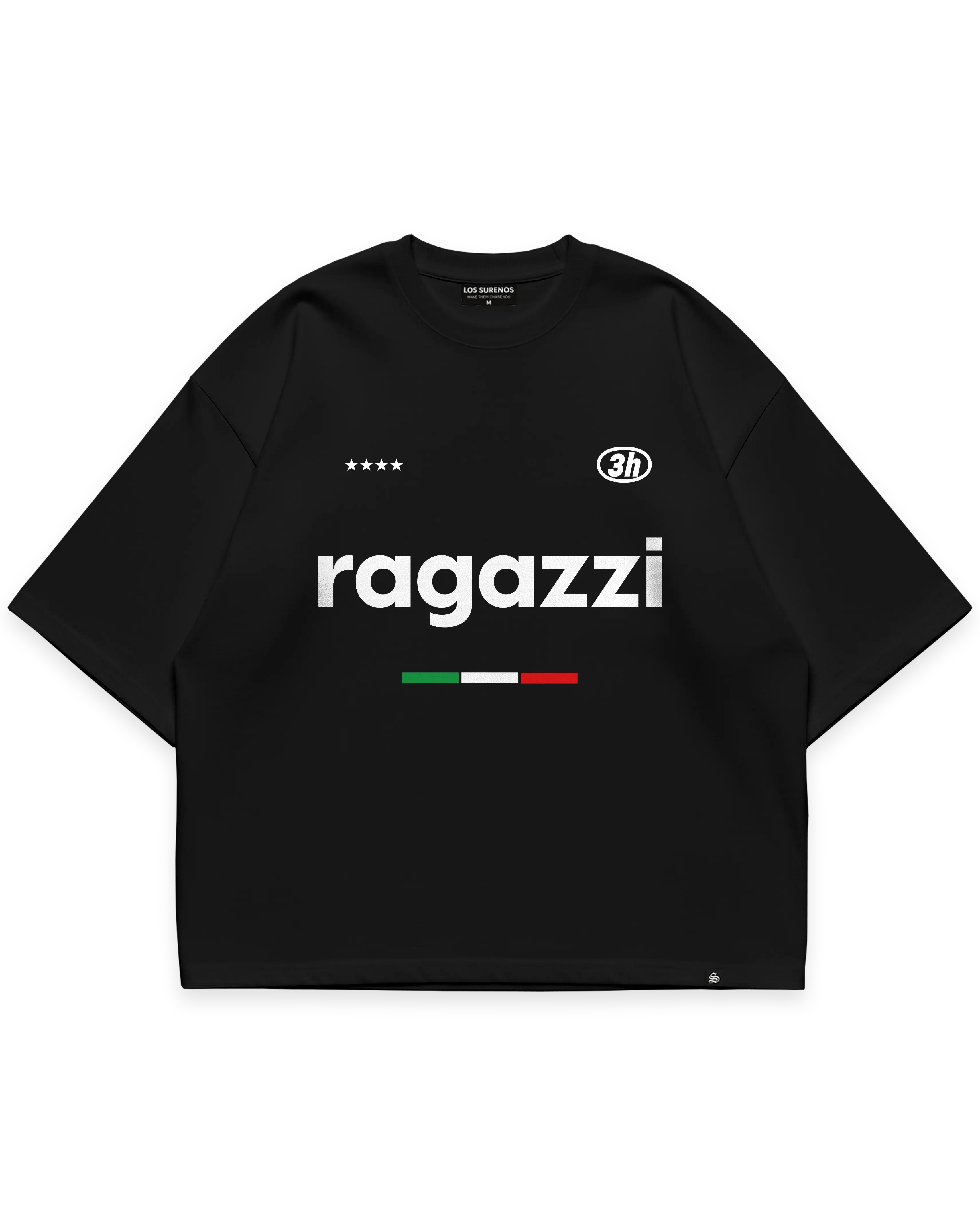 RAGAZZI TEE siyah oversize boxy fit tshirt, “ragazzi” tipografili minimal grafik baskı, İtalyan bayrağı detayı ve yıldız ikonlarıyla modern streetwear tasarım #siyah