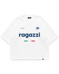 RAGAZZI TEE beyaz oversize boxy fit tshirt, “ragazzi” tipografili minimal grafik baskı, İtalyan bayrağı detayı ve yıldız ikonlarıyla modern streetwear tasarım #beyaz