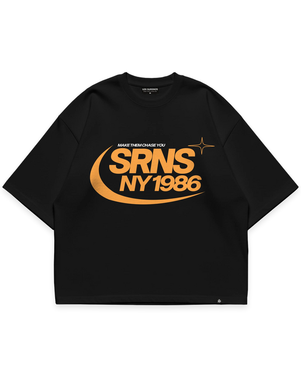 SRNS NY 1986 siyah oversize boxy fit tshirt, turuncu logolu tipografi baskı, Make Them Chase You sloganlı modern streetwear tasarım #siyah
