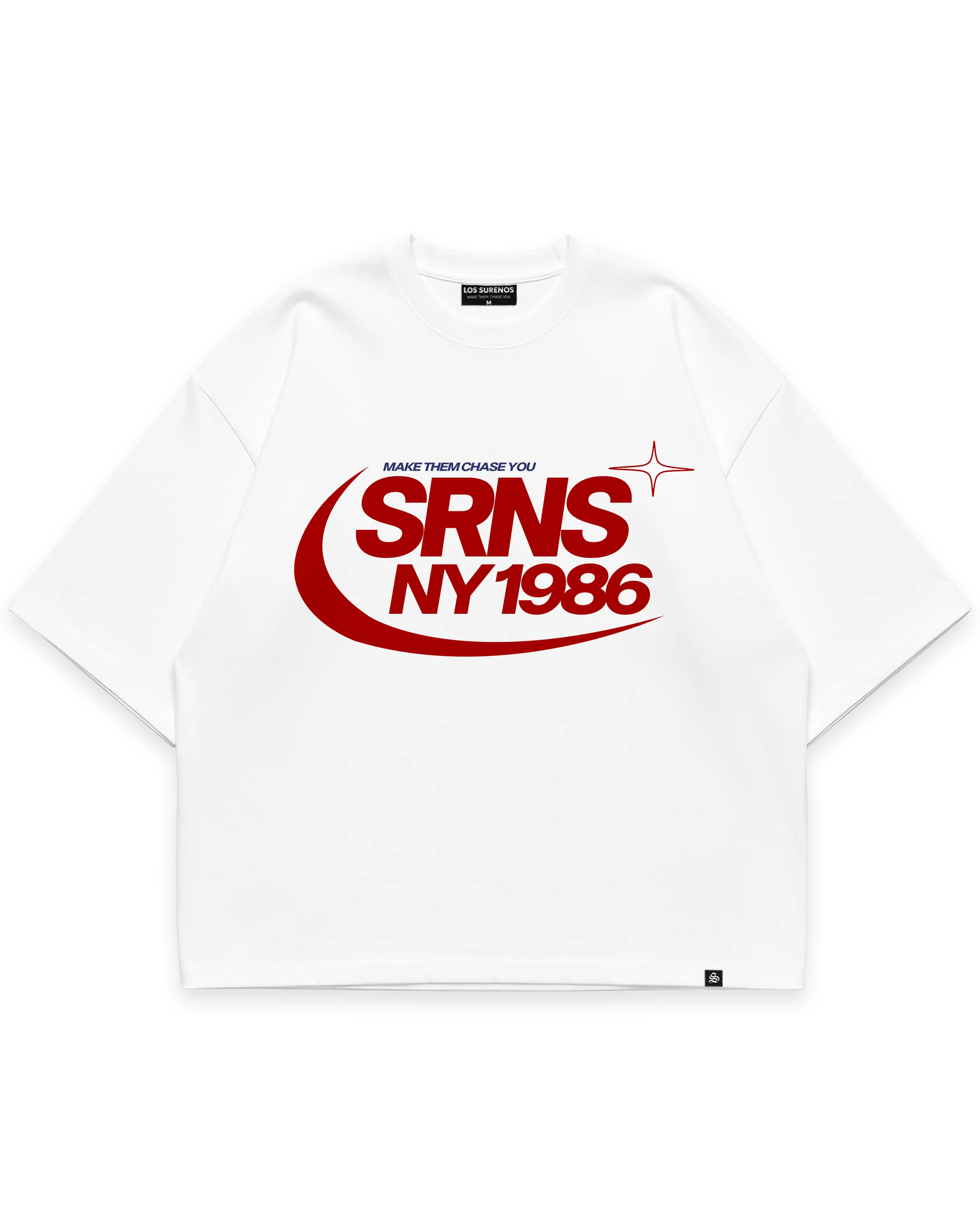 SRNS NY 1986 beyaz oversize boxy fit tshirt, kırmızı logolu tipografi baskı, Make Them Chase You sloganlı modern streetwear tasarım #beyaz