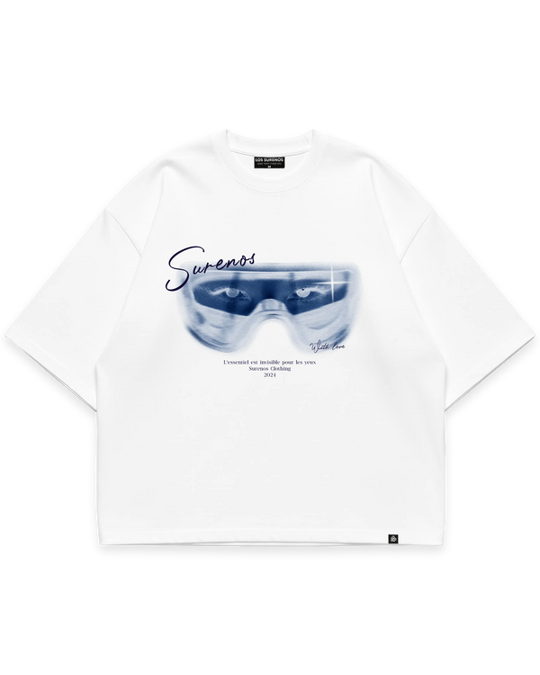 With Love Tee beyaz oversize tshirt, mavi tonlarında kar gözlüğü temalı sanatsal grafik baskı, minimal tipografi ve modern streetwear tasarım #beyaz